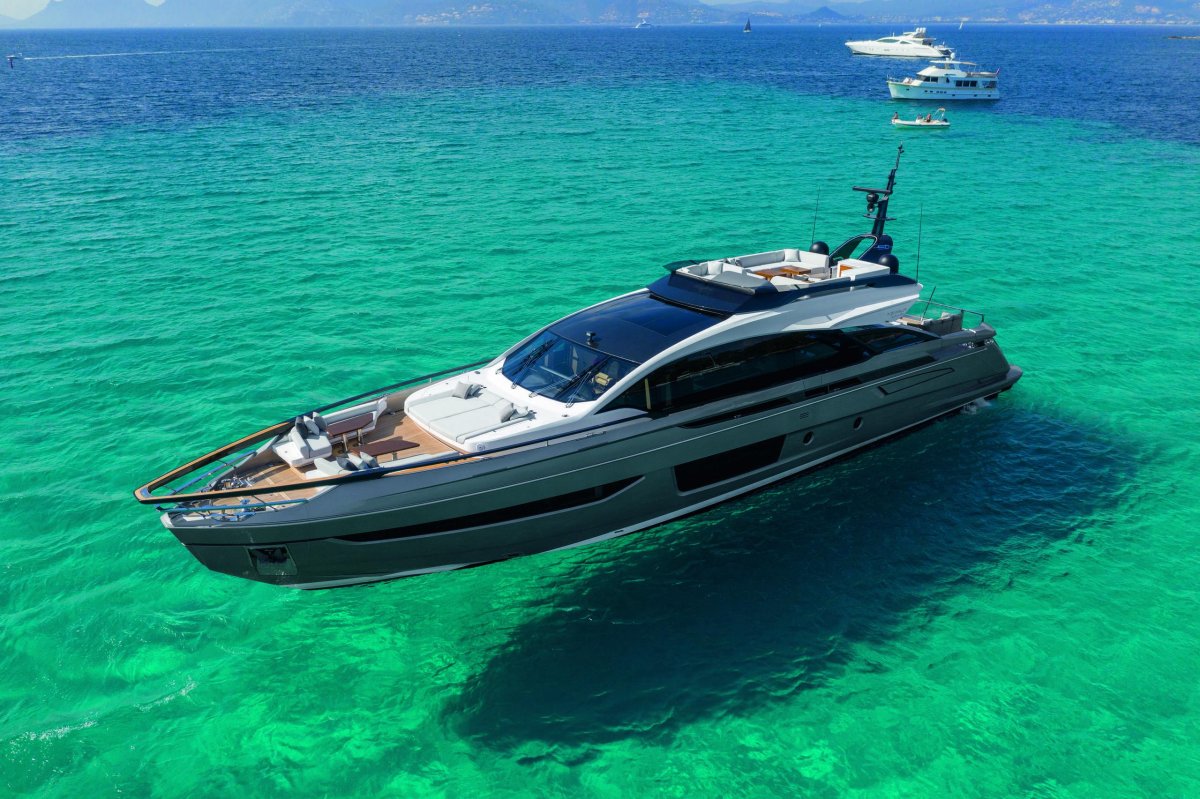 Azimut grande s10