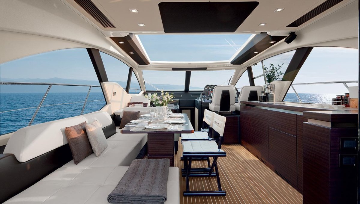 Яхта Азимут 55s