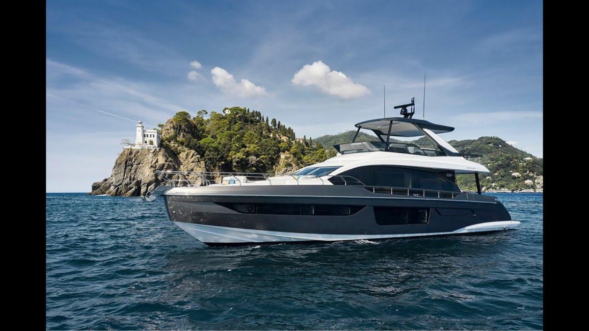 Azimut 68 яхта