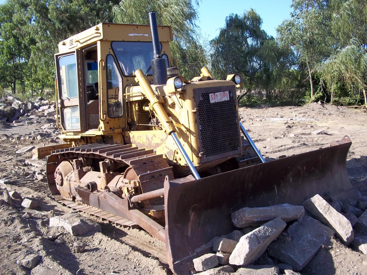 Разобранный бульдозер