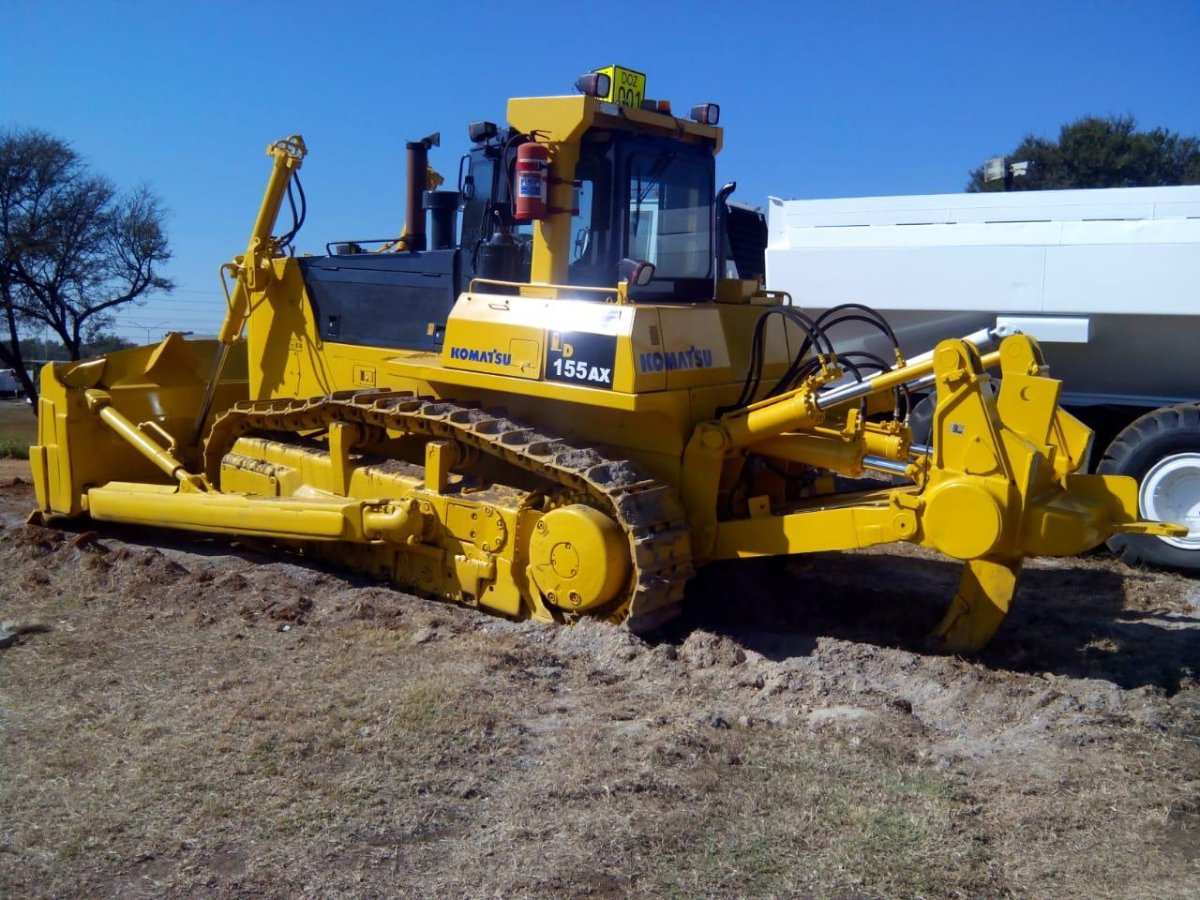 Komatsu d155ax-5