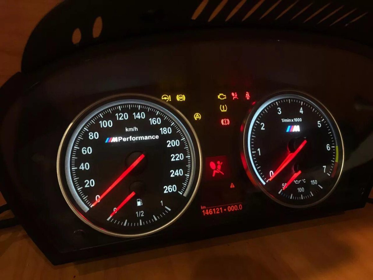 BMW x5 приборка