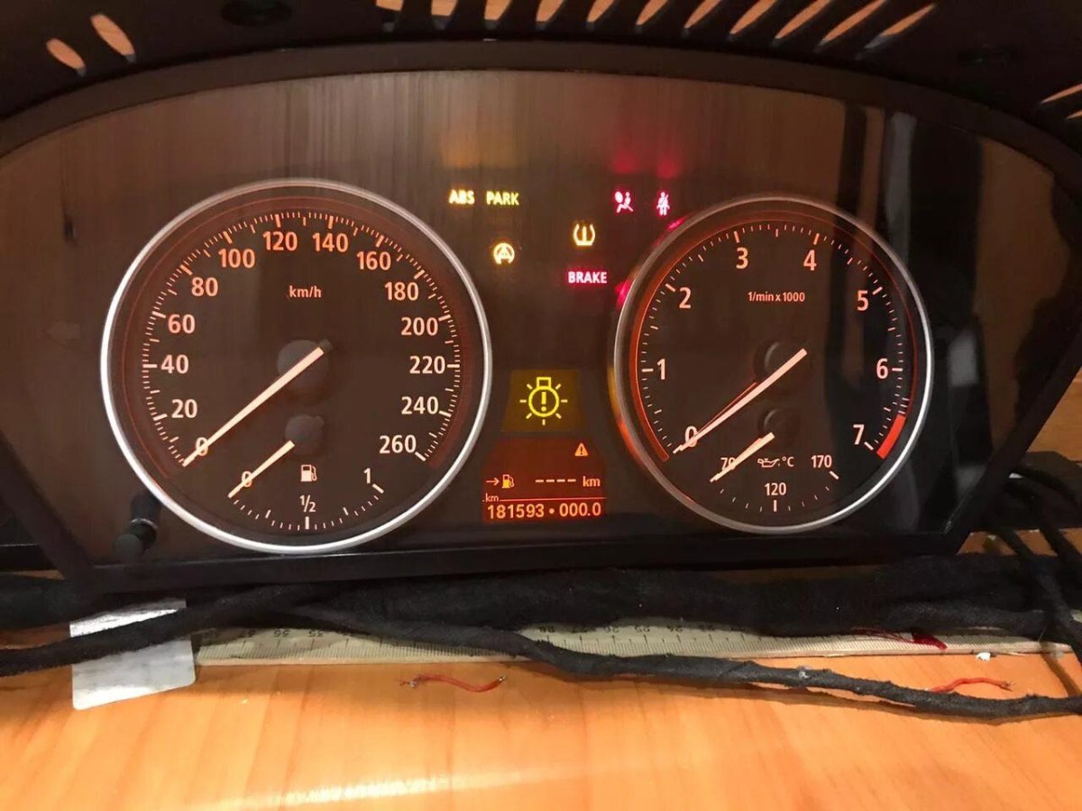 Приборка е60