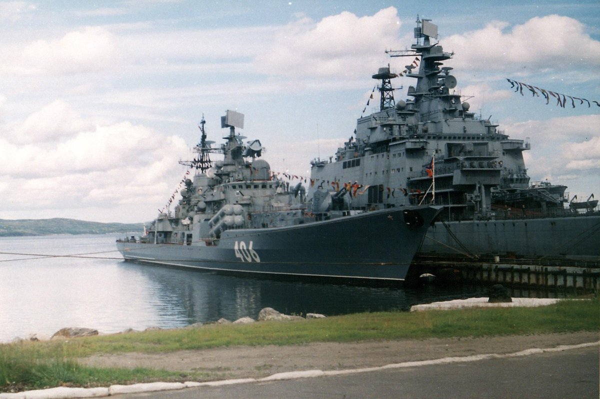 Эскадренный миноносец Адмирал Ушаков