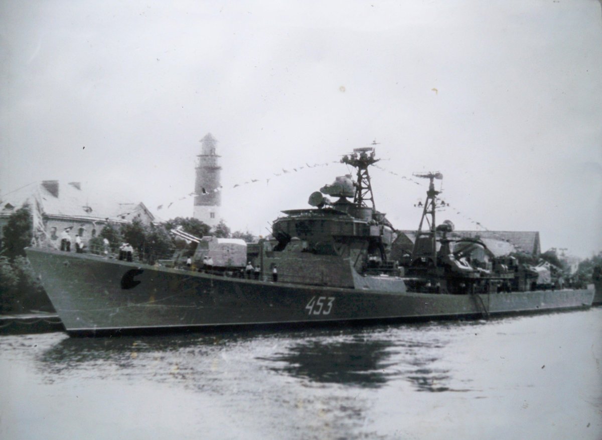 Эскадренный миноносец спешный 56 проект