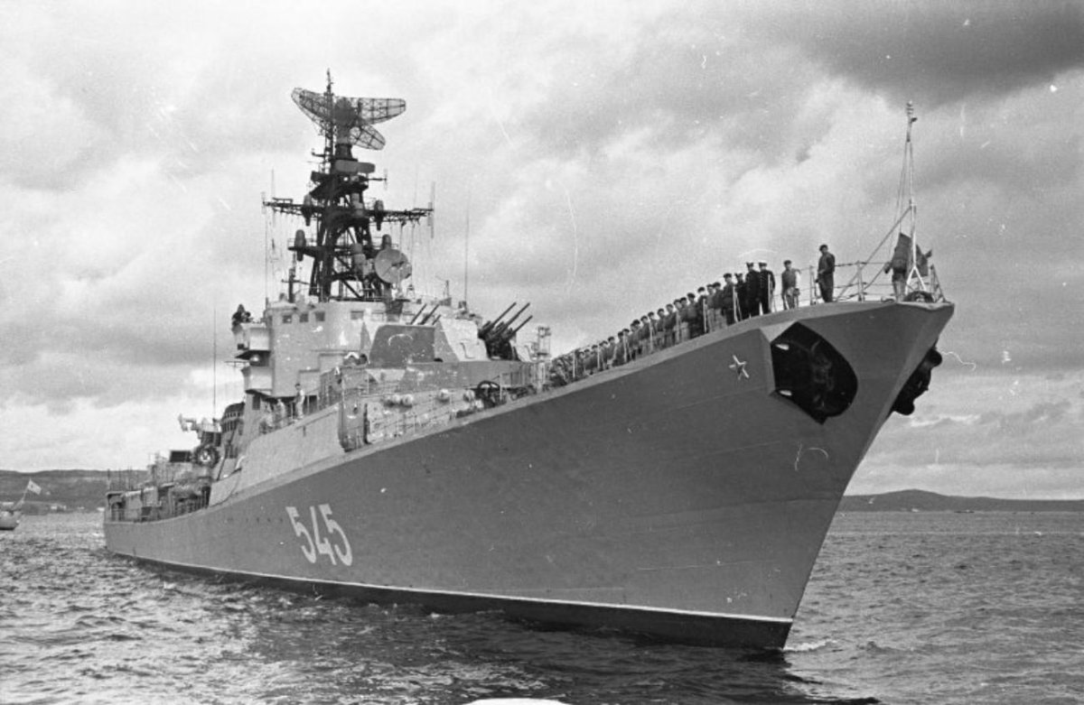 Эскадренный миноносец Гремящий