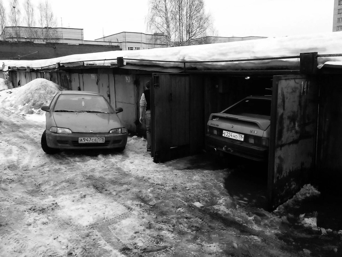 Гаражи зимой