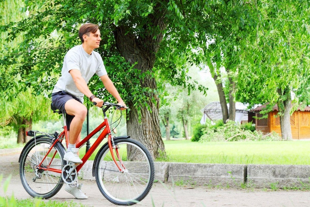 Человек на велосипеде