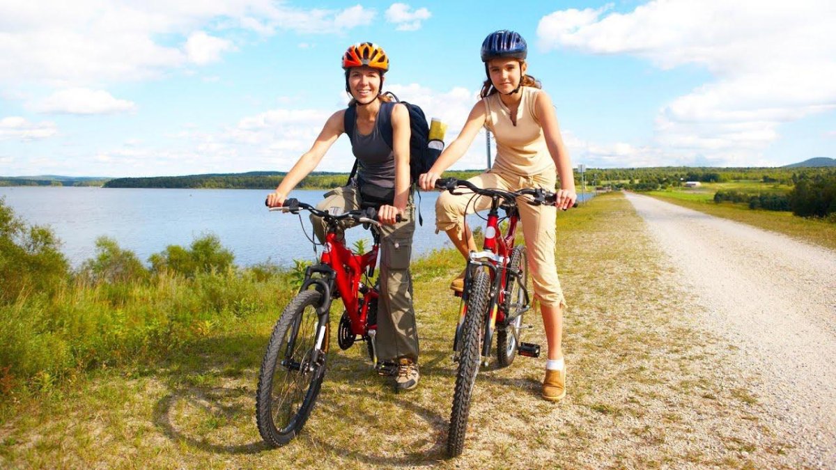 Велосипедист на велосипеде