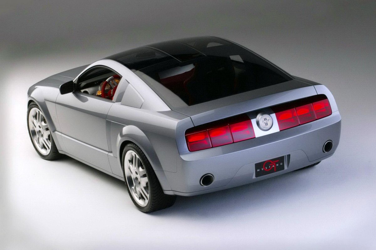 Ford Mustang gt 2003