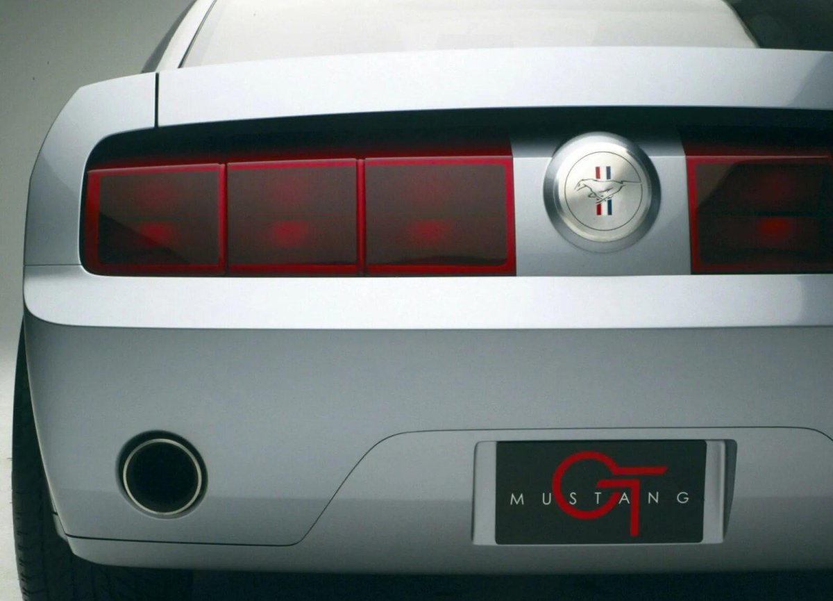 Ford Mustang Concept 2003