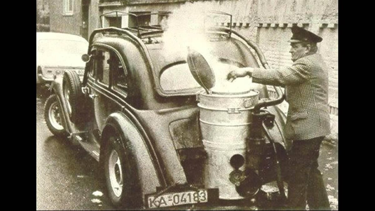 Газогенераторные автомобили на дровах в 1941-1945