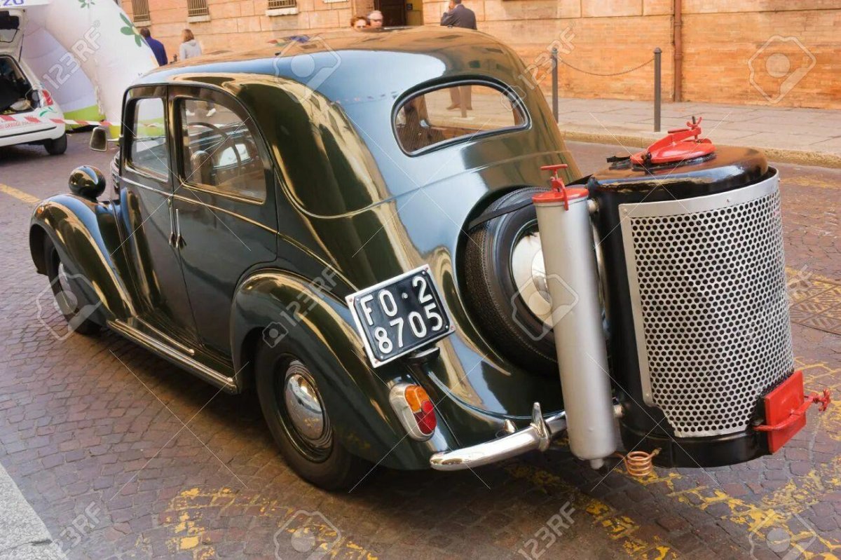 Автомобиль на дровах