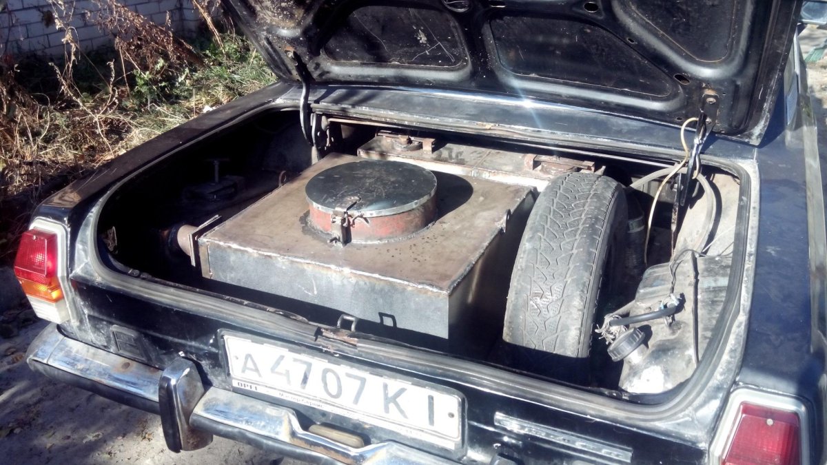 ГАЗ 24 на дровах