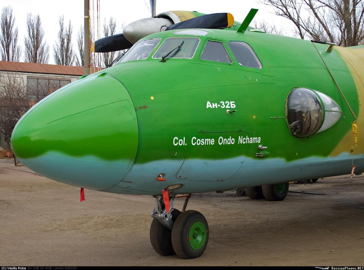 Самолет АН-32