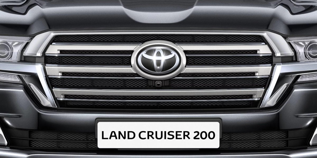 Решетка радиатора Land Cruiser 200 2016