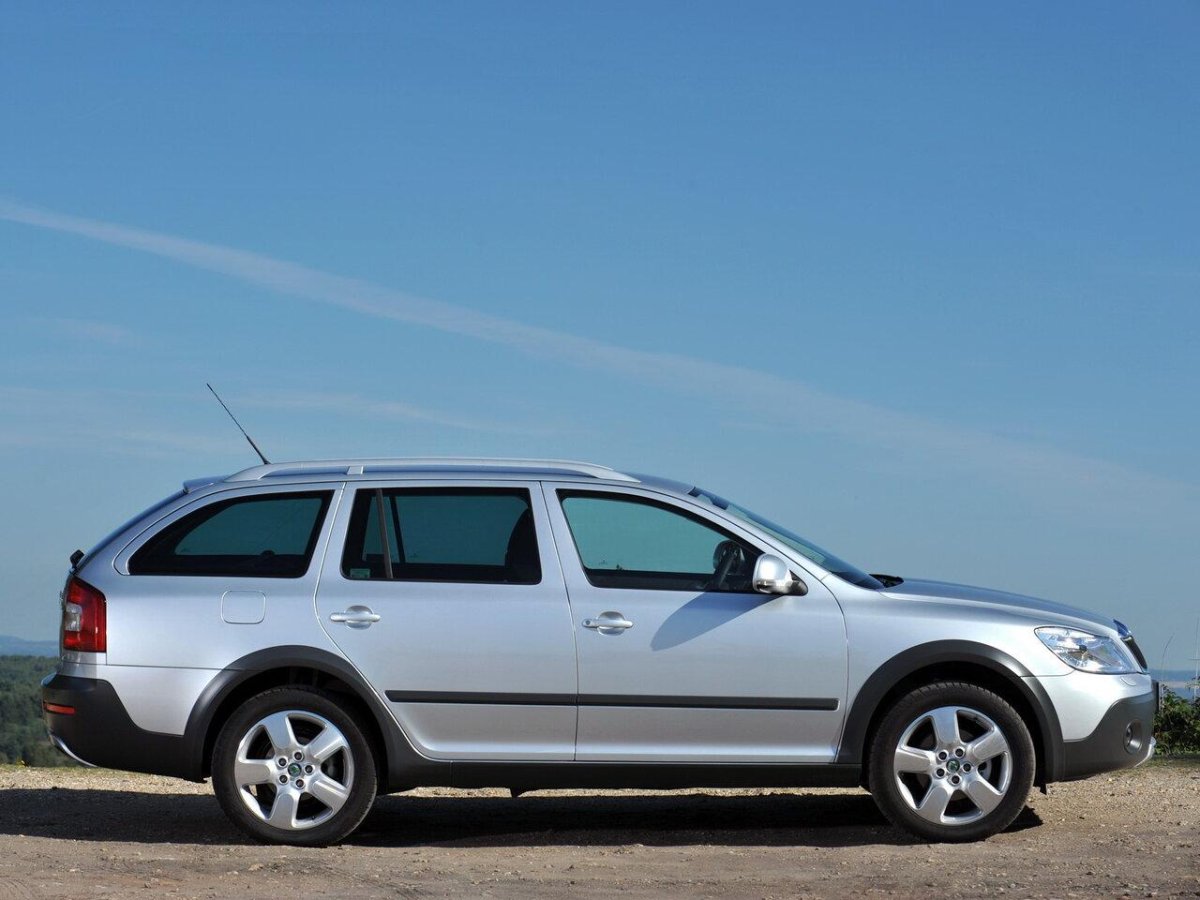 Шкода Октавия Скаут 2009