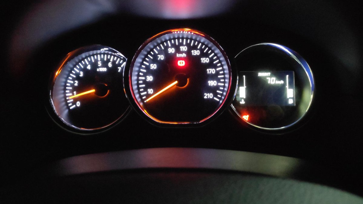 Renault Duster 2020 приборная панель