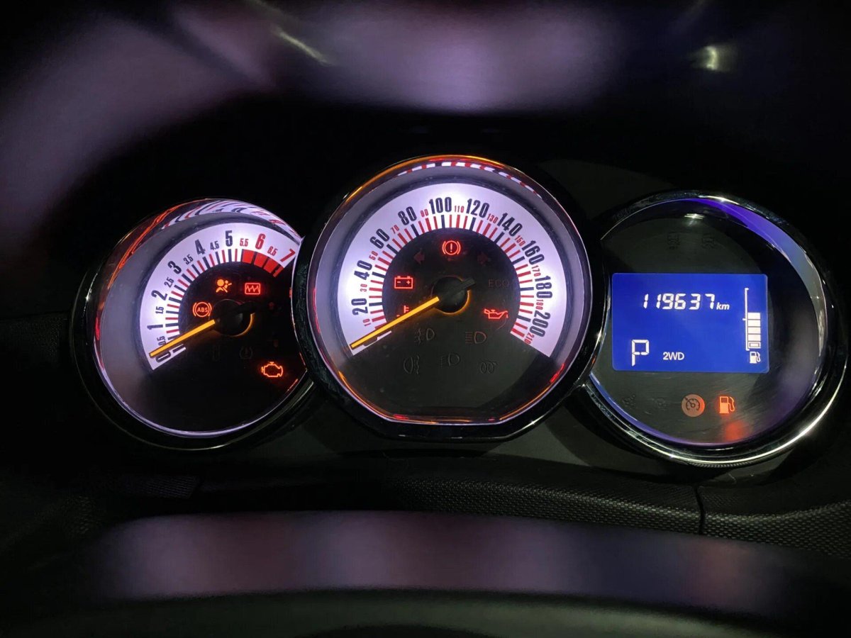 Тюнинговая приборка на Дастер