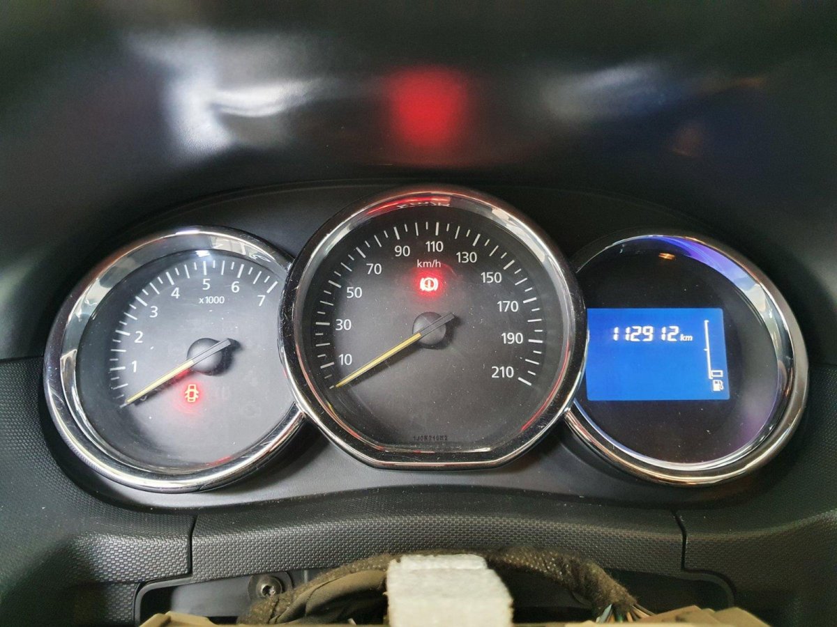 Приборка Логан 2022