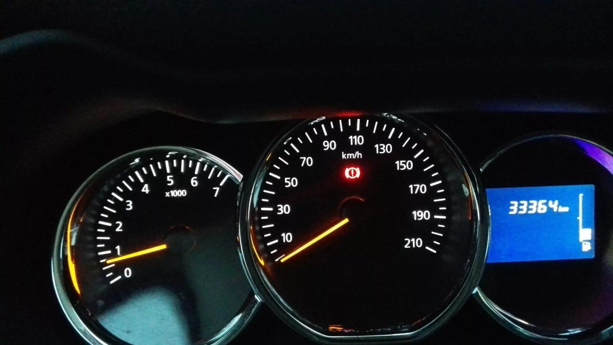 Панель приборов Рено Логан 2