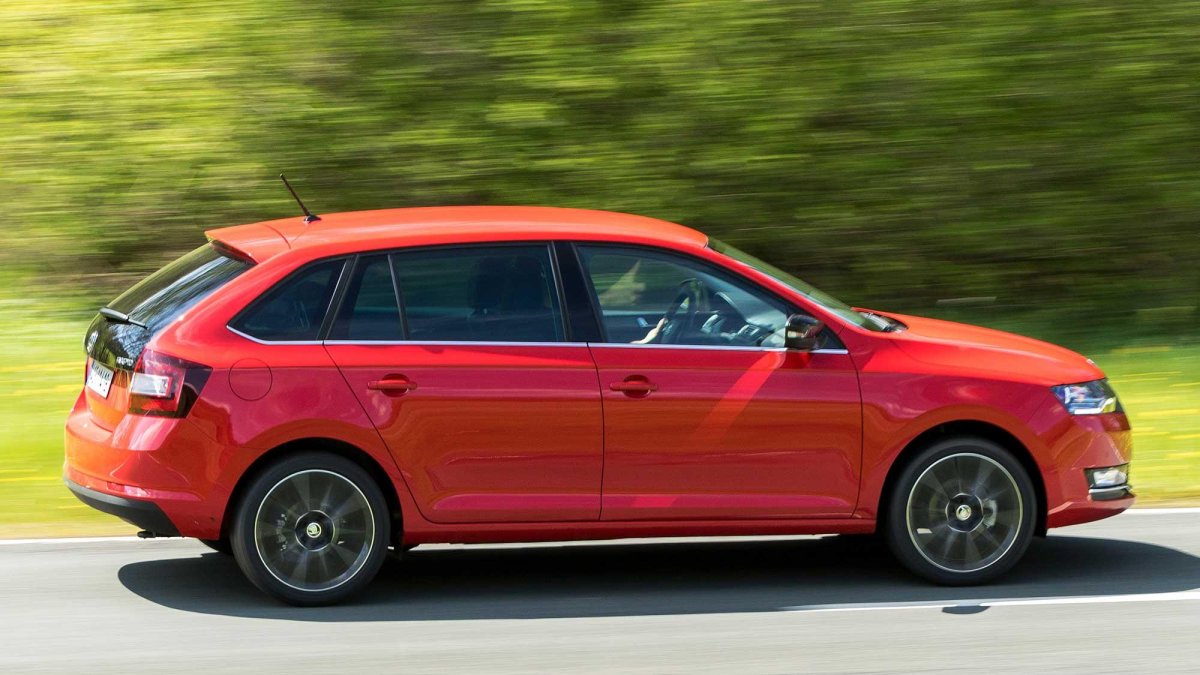 Шкода Рапид хэтчбек 2017