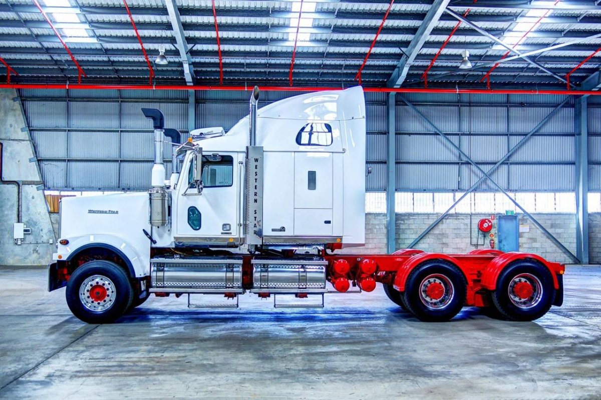 Грузовик Western Star 6900