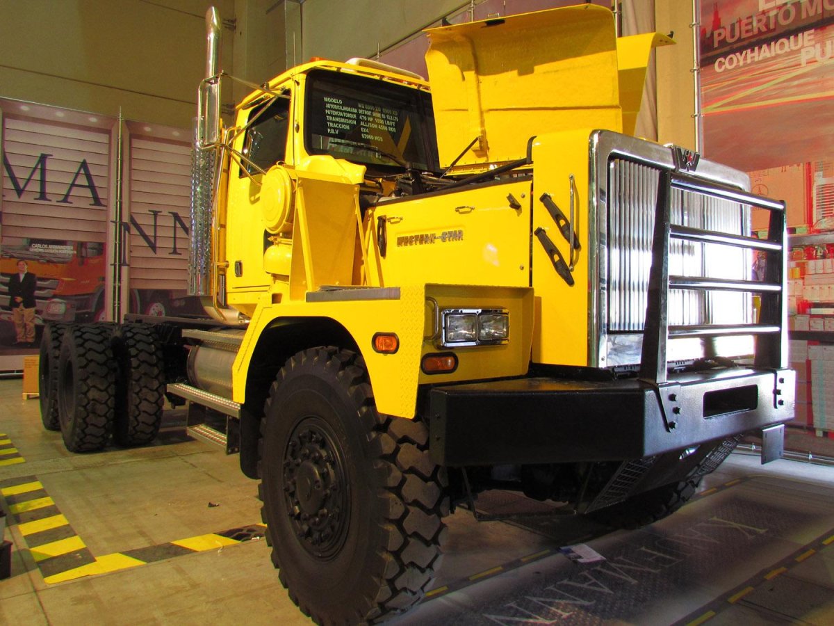 Грузовик Western Star 6900