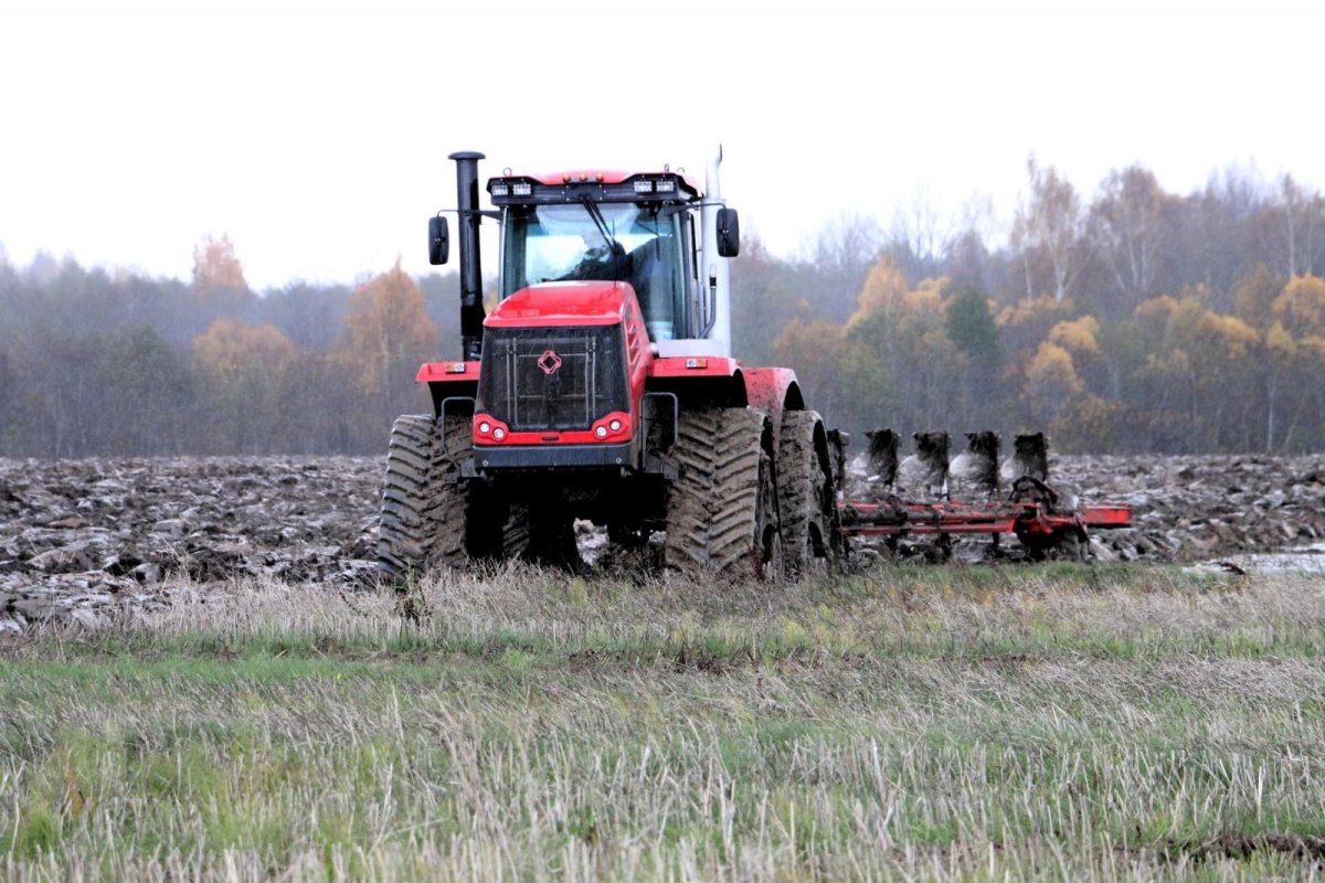 Трактор Кировец к 744