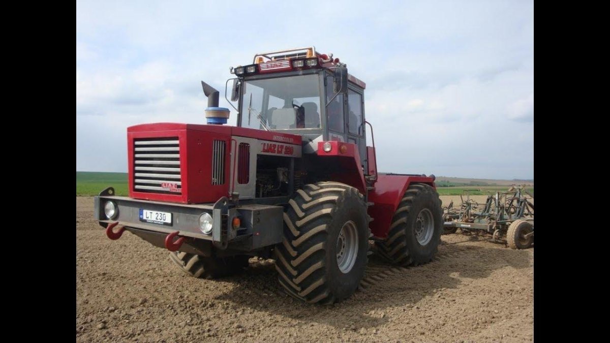 Трактор Skoda