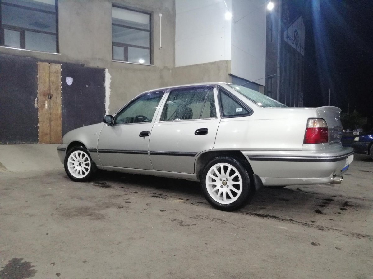 Дэу Нексия r15