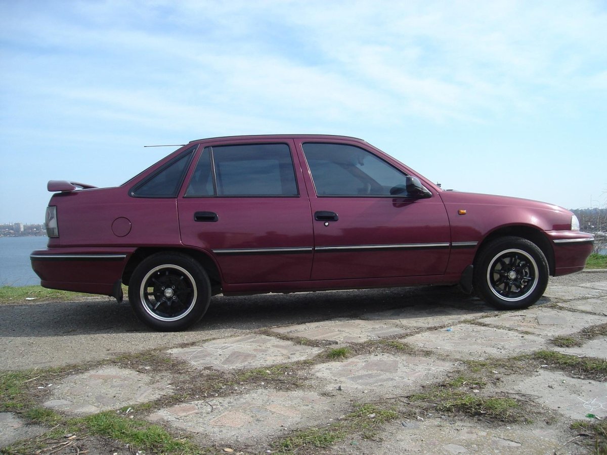 Нексия 1 на дисках