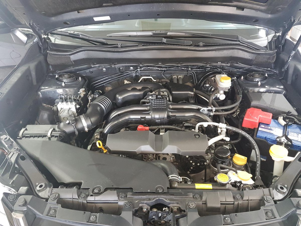 Subaru Forester 2013 под капотом