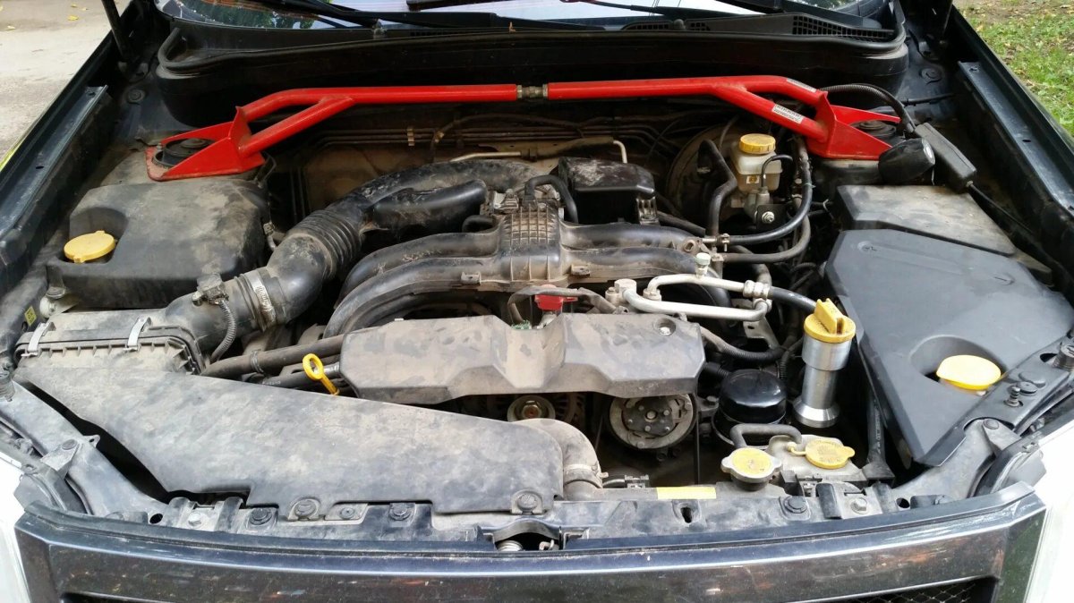 2011 Subaru Forester под капотом