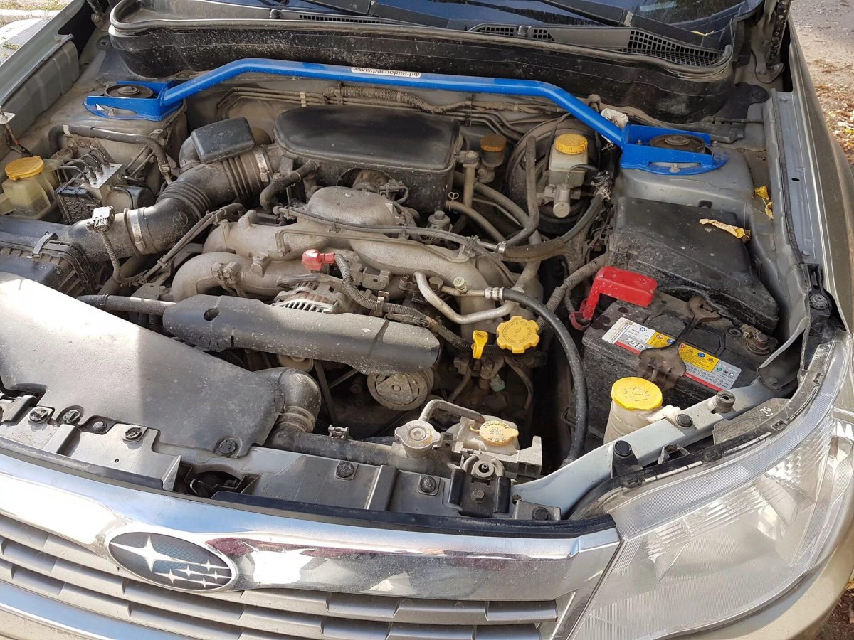 Subaru Forester 2008 под капотом