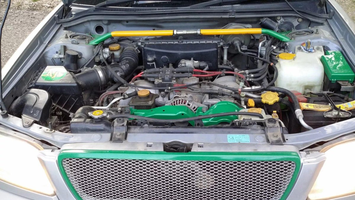 Подкапотка Forester sf5