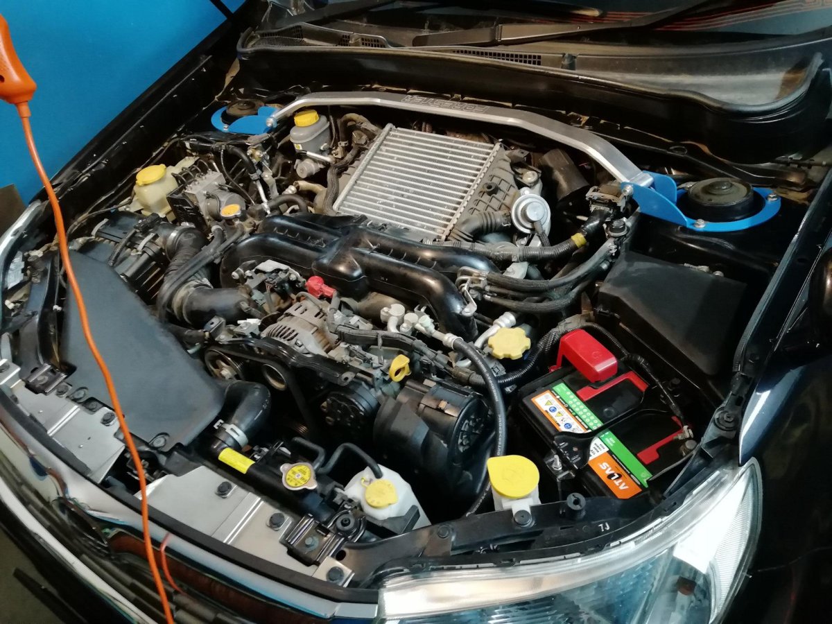 Субару Форестер подкапотка