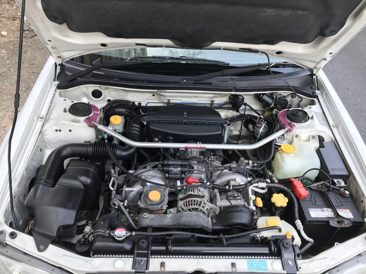 Subaru Forester sf5 подкапотка