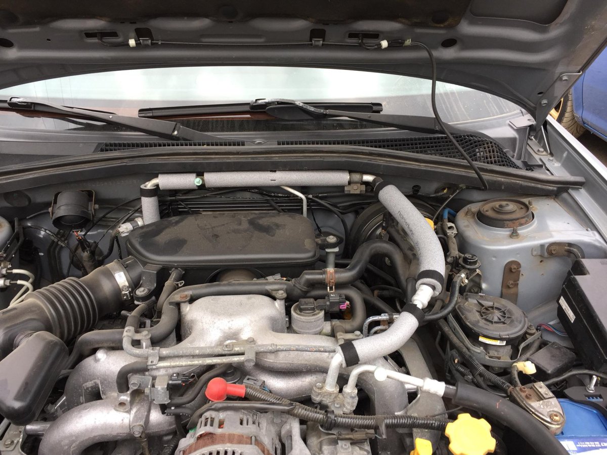 Subaru Forester 2 l 2007 под капотом