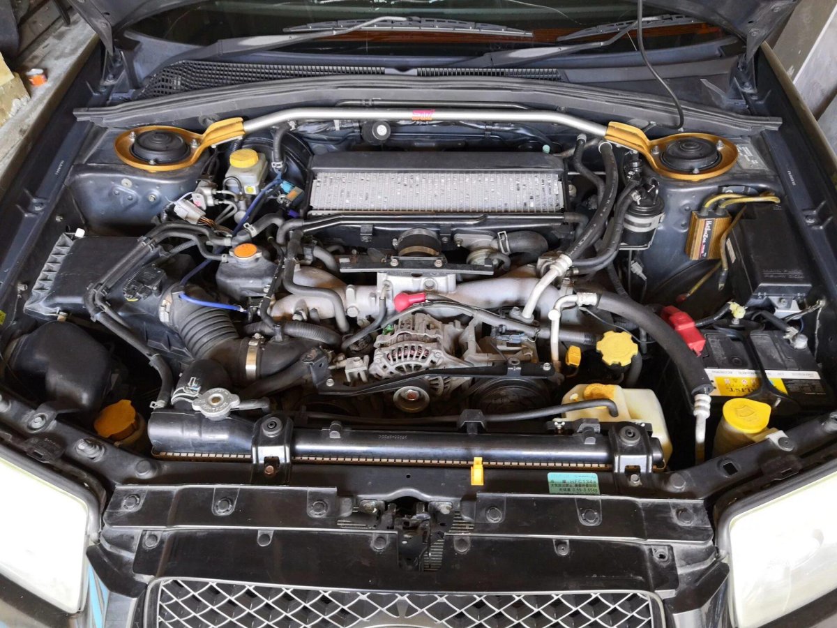 Subaru Forester sg5 ej205 подкапотка