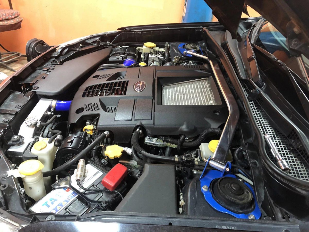 Subaru Forester 2008 под капотом