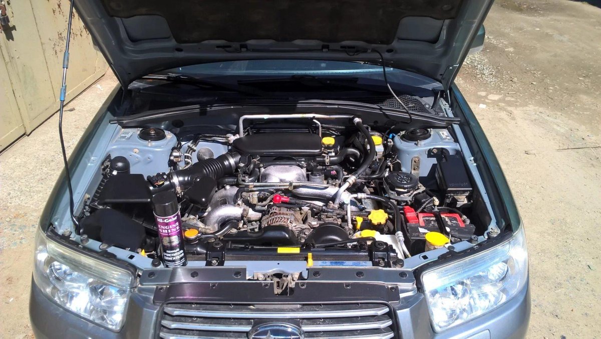 Моторный отсек Субару Форестер СК