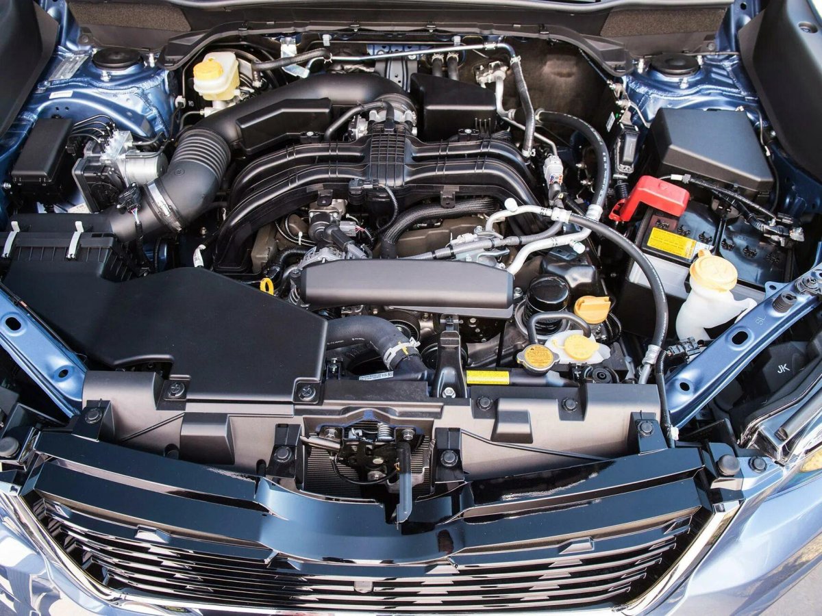 Subaru Forester 2013 под капотом