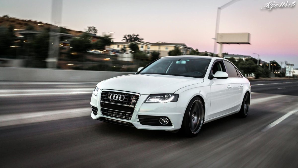 Audi a4 b8 белая