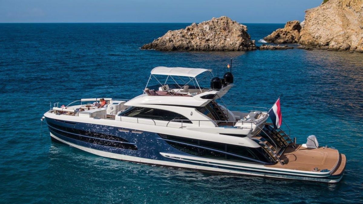 Van der Valk яхта