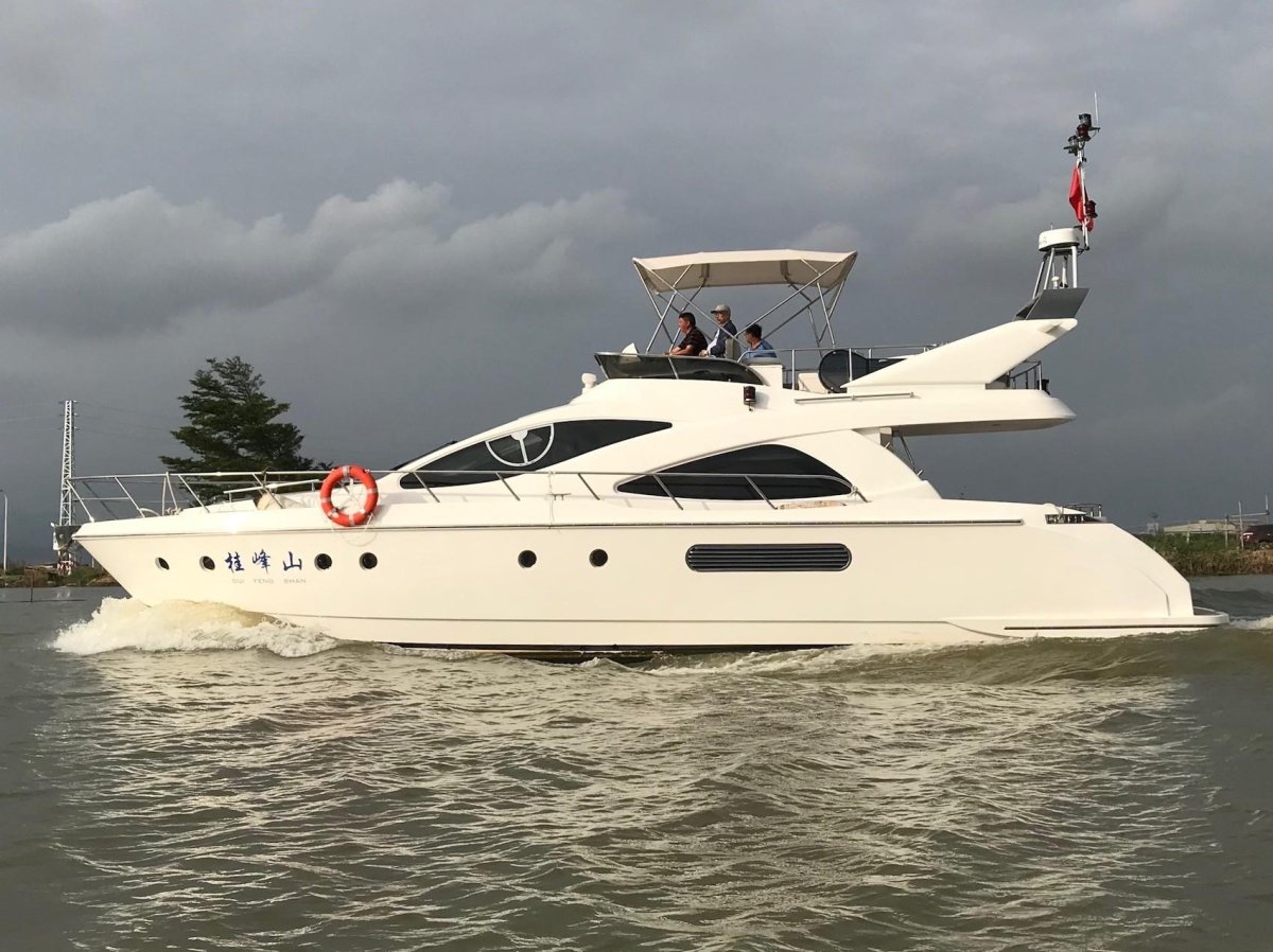 Яхта Артемида