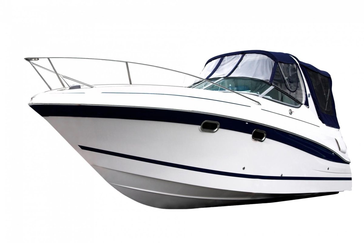 Катер на белом фоне