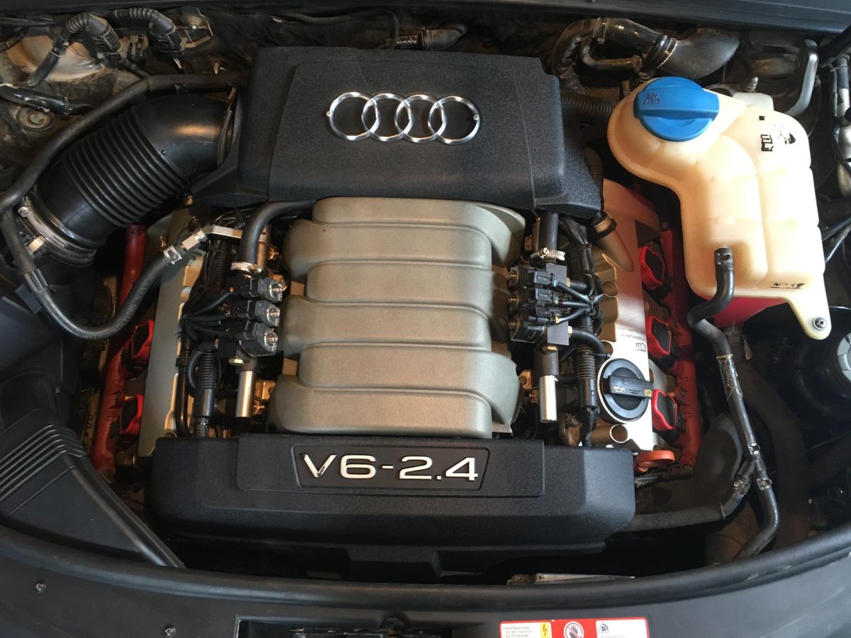 Ауди а6 с6 2.4 бензин