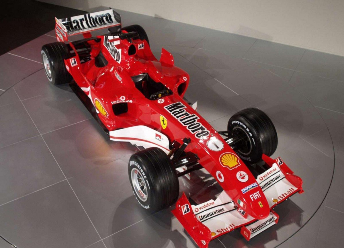 Болиды f1 2005 Ferrari