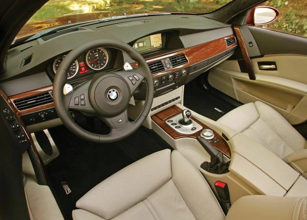 BMW 5 e60 салон